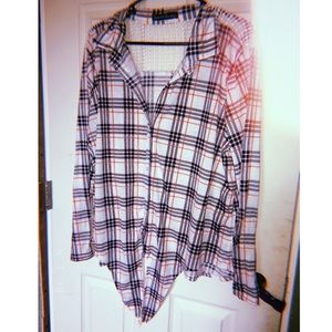 Plaid soft style tie at bottom